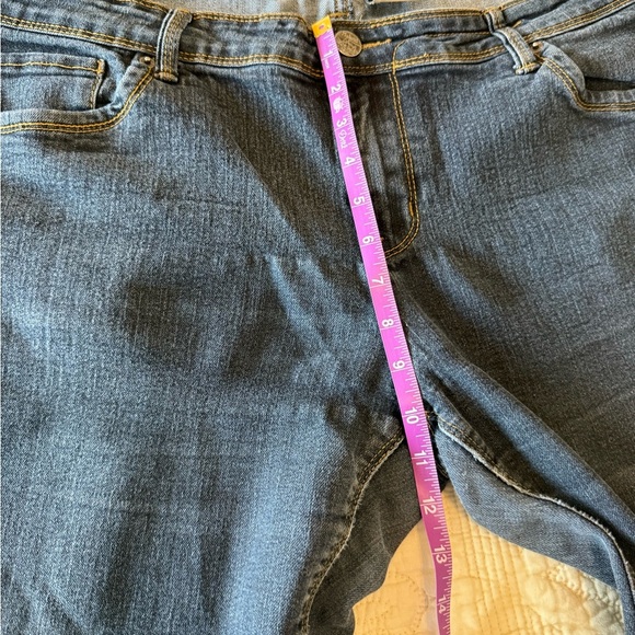 PLUS women's jeans by HYBRID - size 18 - comfortable and classic - Picture 4 of 7